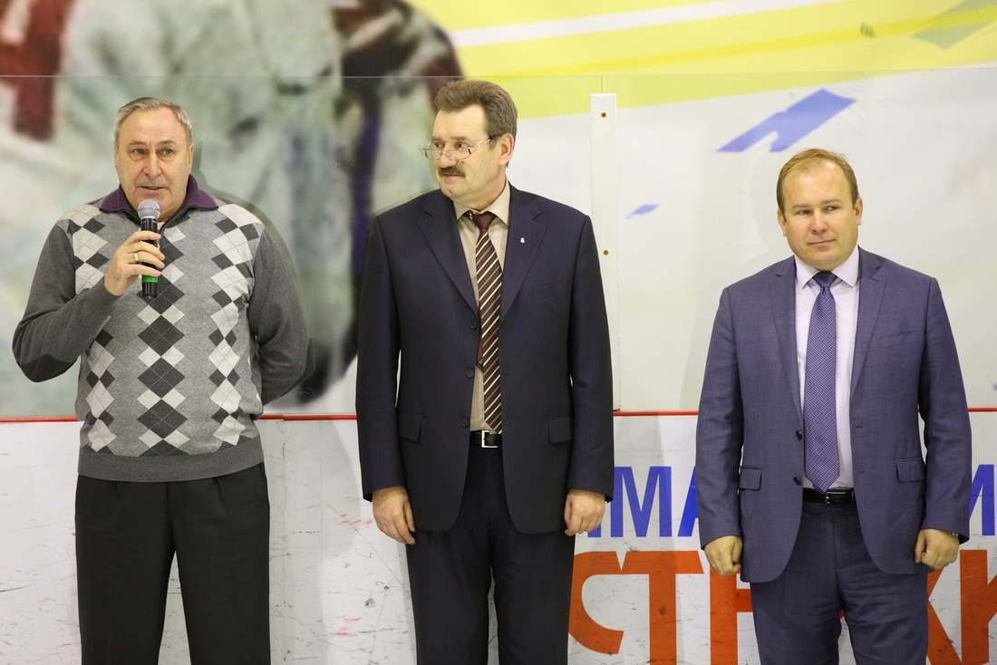 На открытии турнира (слева направо): Валентин Гуреев, Михаил Небогатиков, Андрей Колесниченко