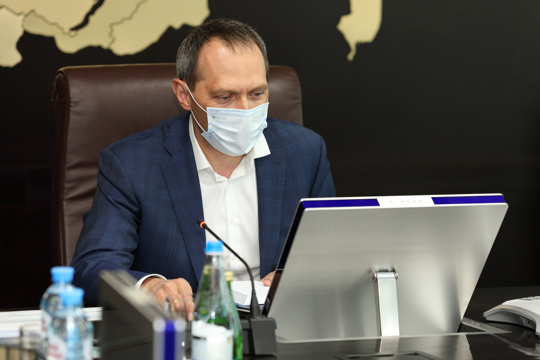 В рабочем селекторе принимает участие заместитель генерального директора по производству Сергей Шашмурин