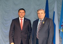 На церемонии вручения наград (слева направо) Дмитрий Кобылкин и Михаил Галькович