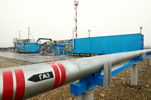 Добываемый на Камчатском полуострове газ направляется на ТЭЦ Петропавловска-Камчатского и в зимнее время обеспечивает теплом жителей этого города.