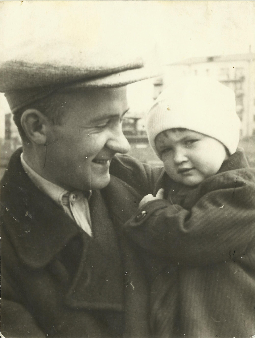 А.С. Догадов с дочерью Ириной. Довоенное фото