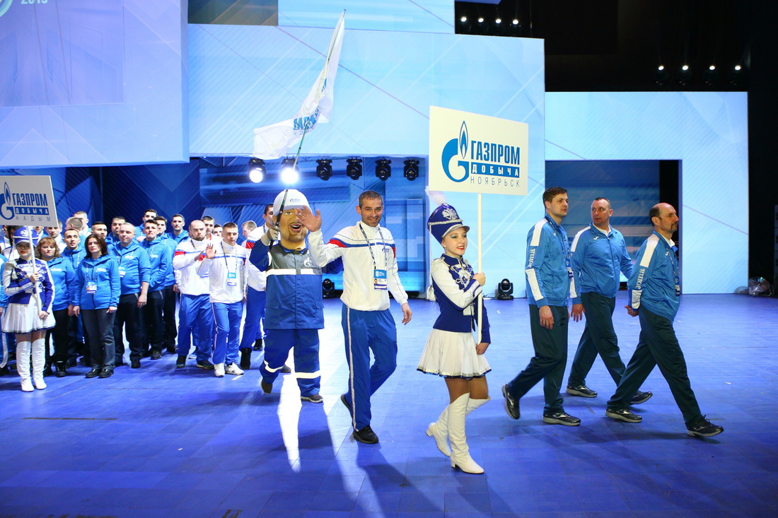 Сборная ООО «Газпром добыча Ноябрьск» на параде команд
