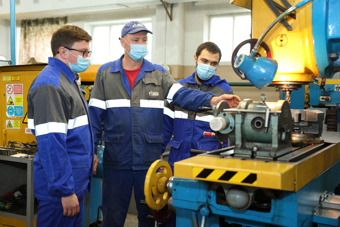 Студенты Тюменского индустриального университета на практике в Управлении аварийно-восстановительных работ ООО «Газпром добыча Ноябрьск»