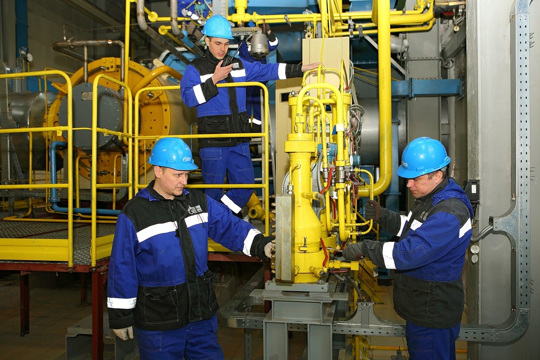 Сотрудники Западно-Таркосалинского газового промысла ООО «Газпром добыча Ноябрьск»
