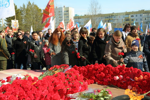 Газовики Ноябрьска почтили память героев Великой Отечественной войны