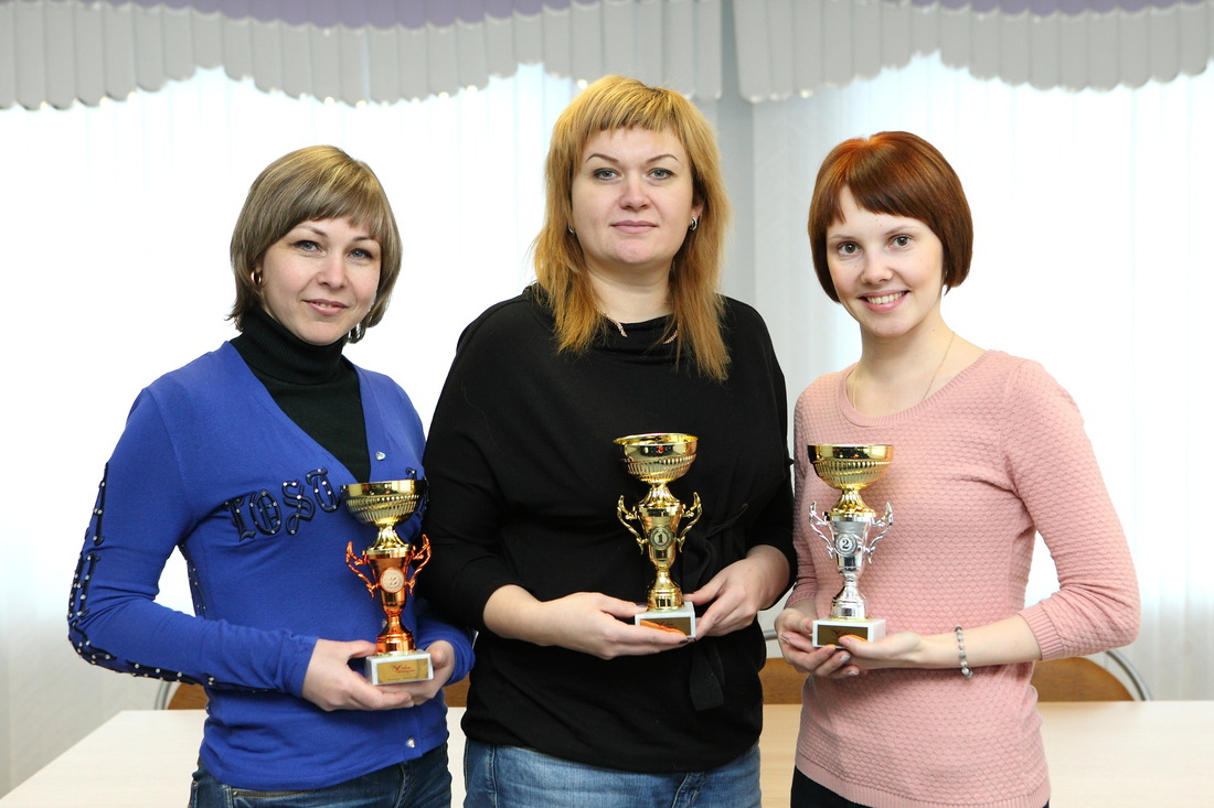Победители и призеры конкурса (слева направо) — Инна Храптович, Яна Расторгуева, Кристина Шушкова