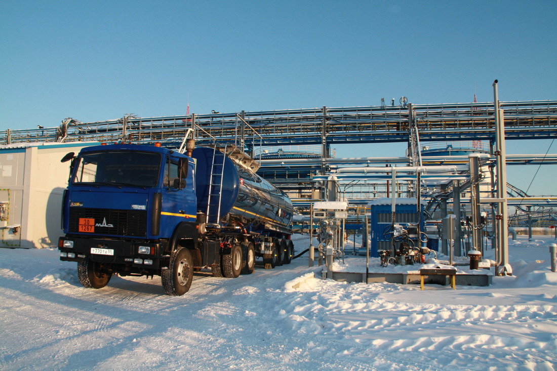 На Установку комплексной подготовки газа № 3 ЧНГКМ ежедневно доставляется порядка 40 автоцистерн нефти (около 1 тыс. тонн)