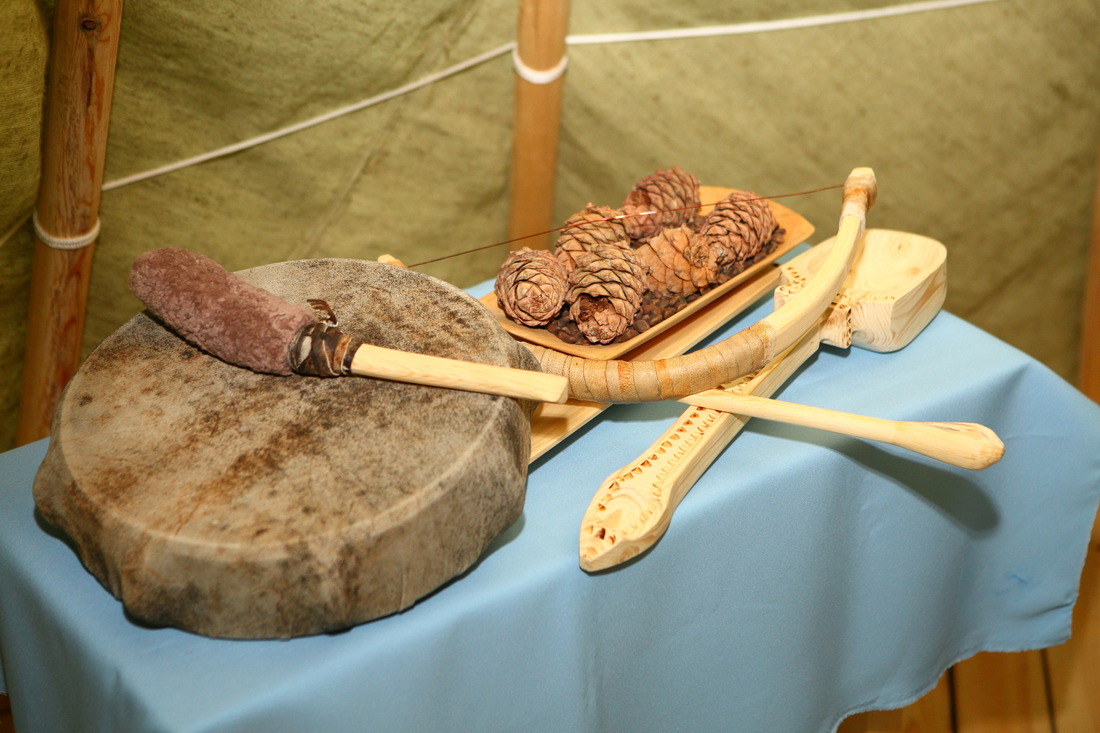 В числе экспонатов краеведческого музея — предметы быта северных народов