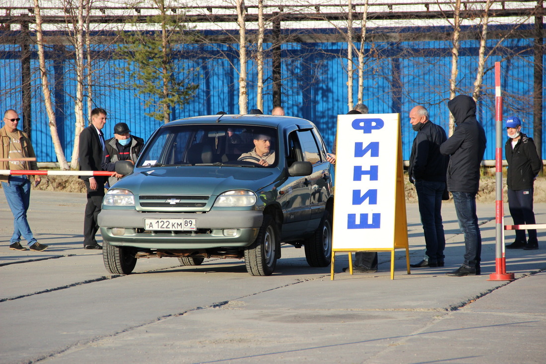 В соревнованиях приняли участие 11 профессионалов из числа водителей ООО «Газпром добыча Ноябрьск»
