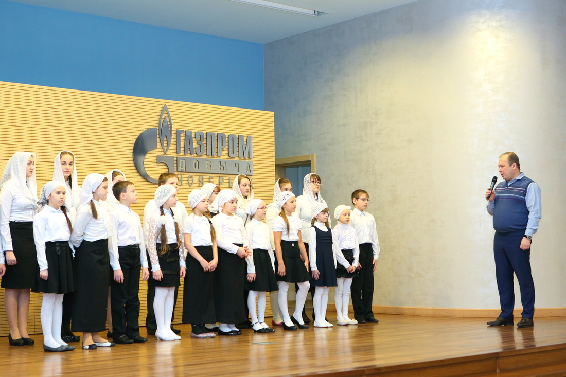 Андрей Колесниченко поблагодарил гимназистов за выступление